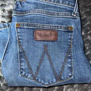 Retro Wrangler Slim Straight Jeans